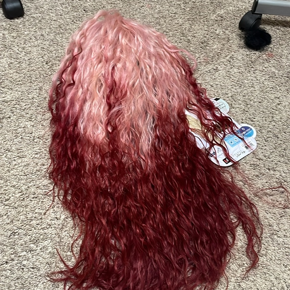Wig - Picture 2 of 7